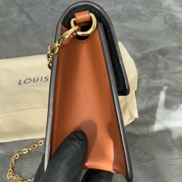 Louis Vuitton Dauphine Wallet on chain - Picture 4 of 5